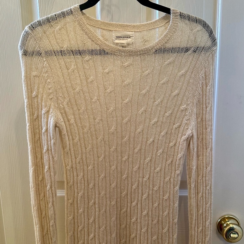 Women's Banana Republic Cream Knitted Sweater, Size Medium